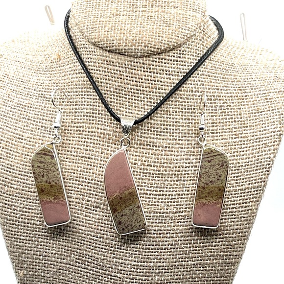 Dendritic Jasper Pendant & Earrings Set - Picture 8 of 8